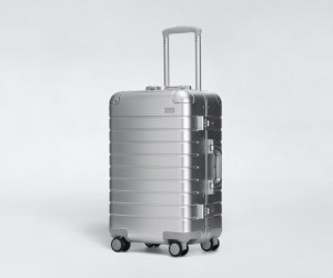 Maleta Away Bigger Carry-On: Aluminum Edition Plateados | rPIOzspGVJH