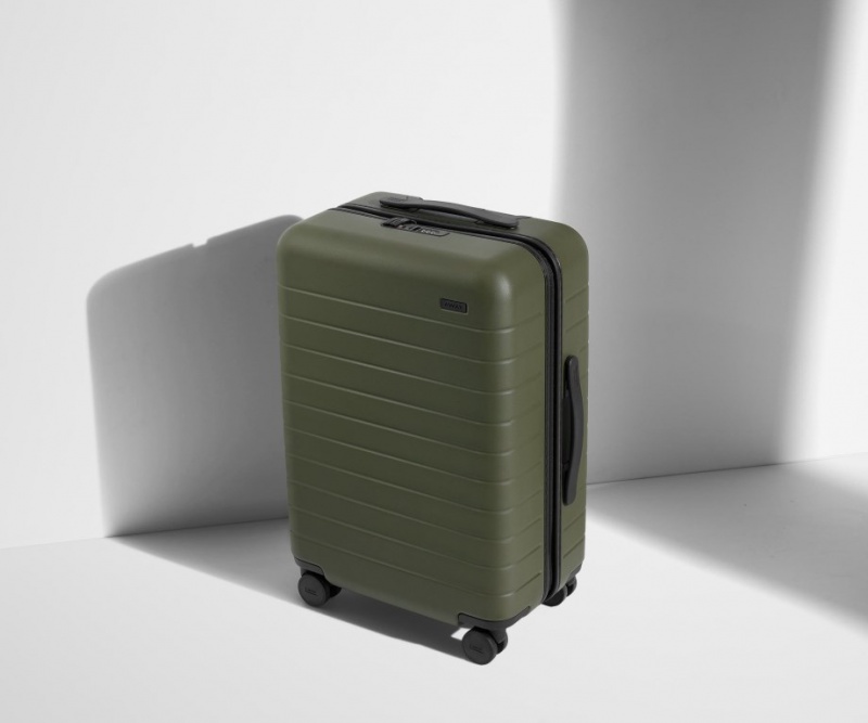 Maleta Away Bigger Carry-On Verde Oliva Verdes | 446jq0v83Se