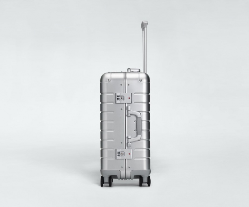 Maleta Away Carry-On: Aluminum Edition Plateados | bU1S1gWI5mc