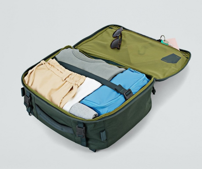 Mochilas Away Outdoor Convertible 25L Verdes | v5UjKDYWiWz