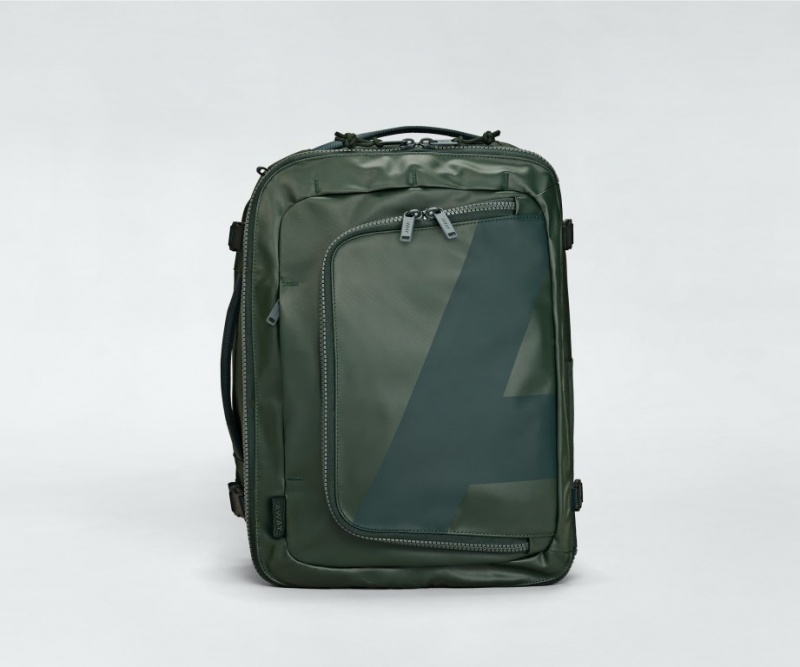 Mochilas Away Outdoor Convertible 25L Verdes | v5UjKDYWiWz